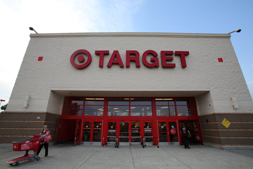 Target возвращает в магазины продукцию своего конкурента Amazon