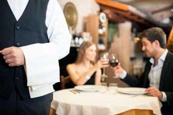 Посещаемость столичных ресторанов упала после объявления частичной мобилизации