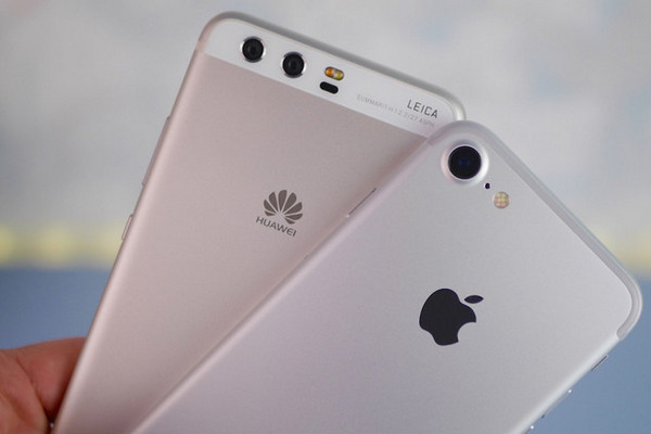 Huawei обошла Apple по продажам смартфонов в мире‍