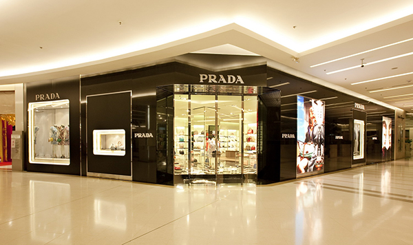 Продажи Prada снизились на 1% за год