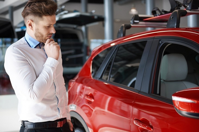 Продавцы ожидают роста цен на автомобили из-за девальвации и проблем с логистикой