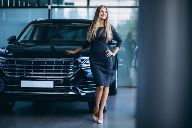 Продажи новых люксовых автомобилей в августе выросли на 10%