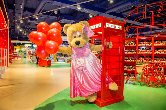 Индийский миллиардер приобрел британскую сеть магазинов игрушек Hamleys