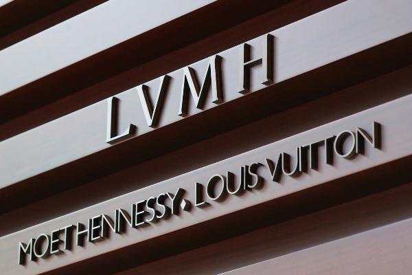 Выручка LVMH в январе-сентябре увеличилась на 16%