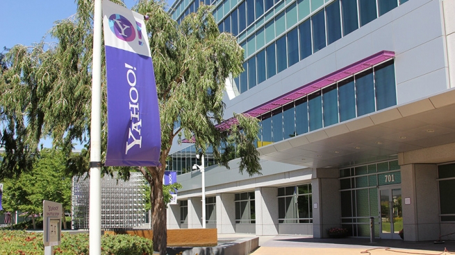 Акционеры Yahoo одобрили слияние с Verizon