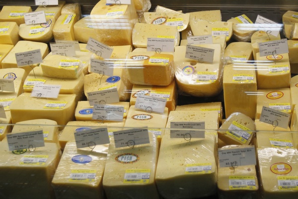 Россельхознадзор уничтожил 13 тонн запрещенных к ввозу сыров из Европы