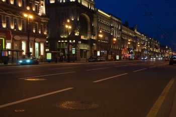На основных торговых коридорах Петербурга доля вакансии снизилась до 6,5%