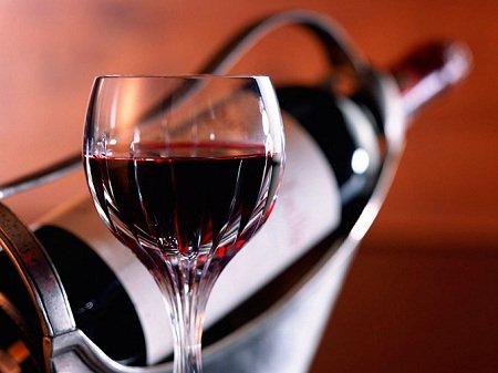 В России повысят цены на импортное вино
