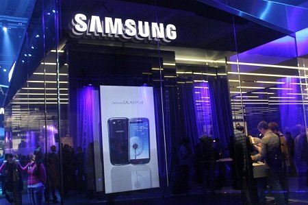 Samsung закрывает крупнейший магазин в Великобритании