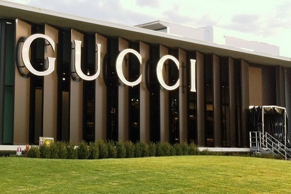 Gucci открывает первый в России аутлет