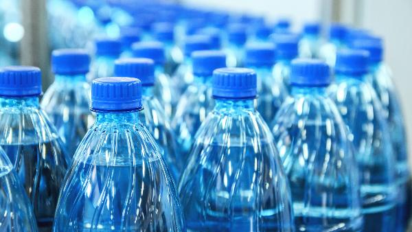 Роскачество завершило исследование более 200 торговых марок упакованной питьевой воды
