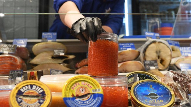 Минпромторг не планирует ускорять введение обязательной маркировки икры в России