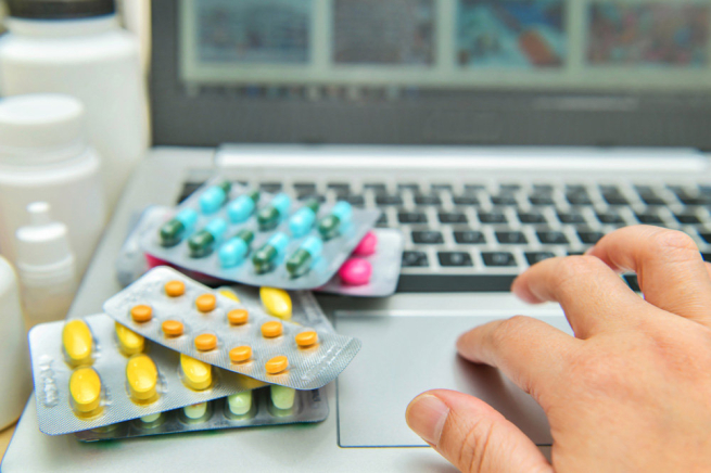 Госдума приняла в первом чтении законопроект об онлайн-продаже рецептурных лекарств