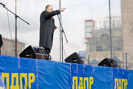 Жириновский: необходимо снять вывеску первого в стране Макдоналдса