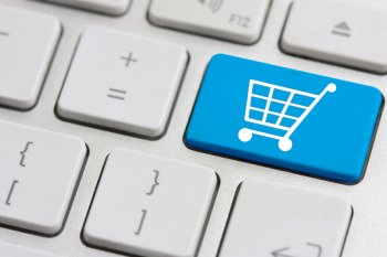 В Госдуме предложили упростить оплату покупок в иностранных интернет-магазинах