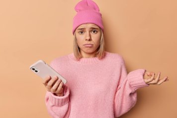 Зумеры превратили севший телефон в универсальное оправдание | New Retail