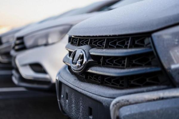 Продажи авто в РФ упали в 2019 году на 2,3%