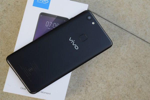 Vivo снизила цены на смартфоны серии V7