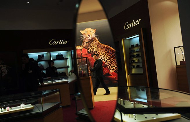 Владелец брендов Cartier и Montblanc фиксирует падение выручки на фоне геополитики