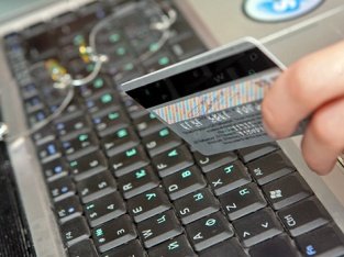 Российский рынок электронных платежей оценили в 1,8 триллиона рублей Российский рынок электронных платежей оценили в 1,8 триллиона рублей
