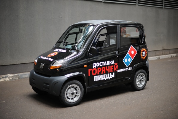 Domino’s Pizza взяла в службу доставки индийские автомобили