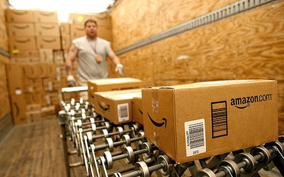 Amazon открыл возможность заказа одежды в Россию Amazon открыл возможность заказа одежды в Россию