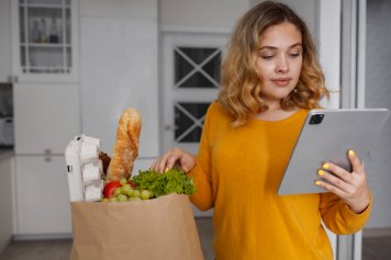 Россияне тратят в два раза больше при заказе продуктов и FMCG-товаров онлайн – исследование
