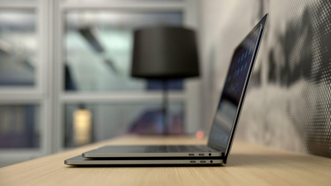 Apple отзывает старые MacBook Pro из-за проблем с аккумуляторами Apple отзывает старые MacBook Pro из-за проблем с аккумуляторами