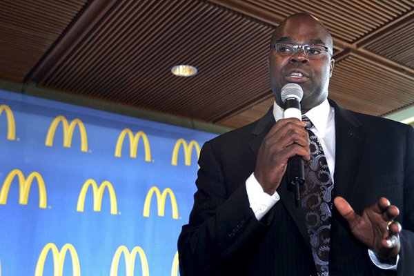 Глава корпорации McDonald’s ушел в отставку  