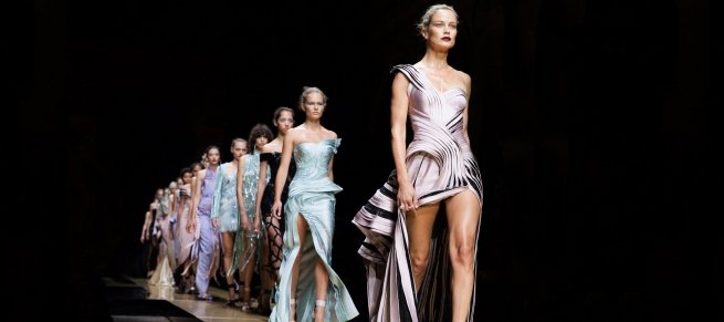 Fashion-дайджест: отказ Versace от Недели моды и сотрудничество Alibaba с Louis Vuitton