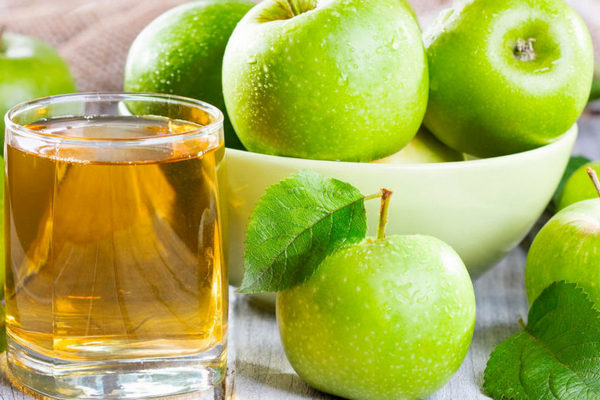 Роскачество сравнит пакетированный и натуральный яблочные соки