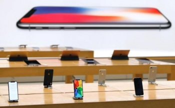 Apple сняла с продажи две модели iPhone после презентации