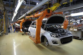 Производство легковых автомобилей в России в феврале выросло на 53%