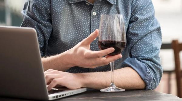 Подготовленный Минфином законопроект о продаже алкоголя в интернете сняли с повестки