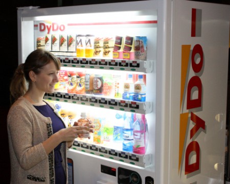 В столице появились новые торговые аппараты DyDo с японскими напитками