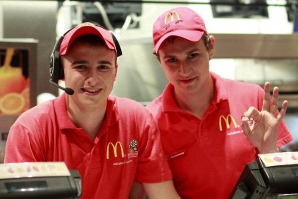 «Теремок» пообещал McDonald's 100 млн за введение обращения «сударь» 