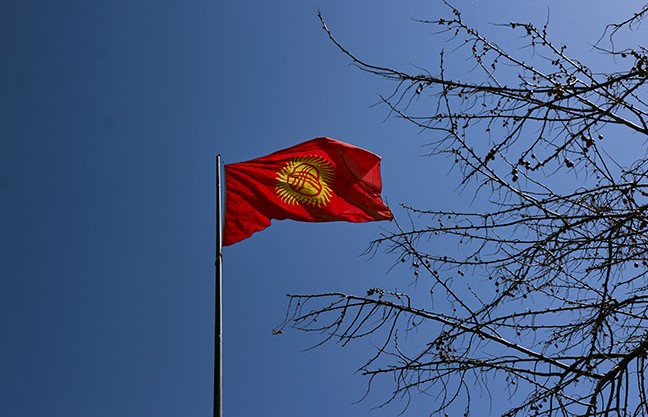 В Кыргызстане ряд банков приостановили денежные операции с Россией