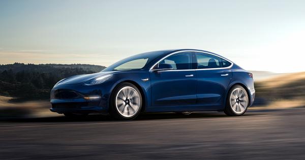 Tesla продает подержанные Model 3