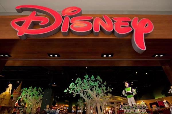 The Walt Disney закроет десятки розничных магазинов