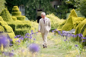 Принц Чарльз выпустил цветочный парфюм с ароматом его любимого сада