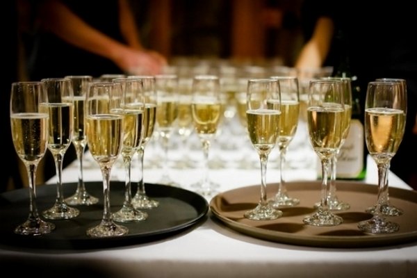 Шампанское из Франции побило рекорд продаж на мировом рынке