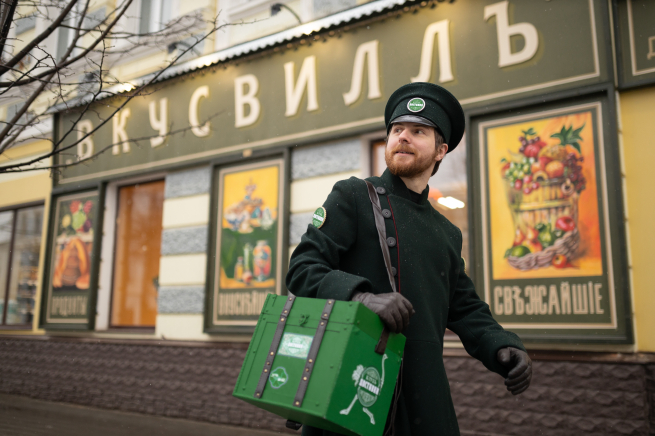 Ретро-курьеры от Delivery Club начали работать в Рыбинске (Фото)