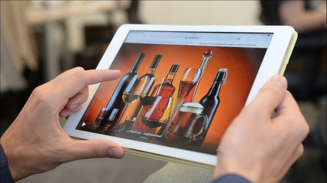АКИТ предложила расширить эксперимент по онлайн-продаже алкоголя