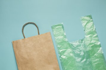 Крупных ритейлеров проверят на предмет сговора по ценам на пакеты