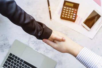 Почти 1,5 тыс. продавцов Wildberries в Ленобласти получат помощь от властей