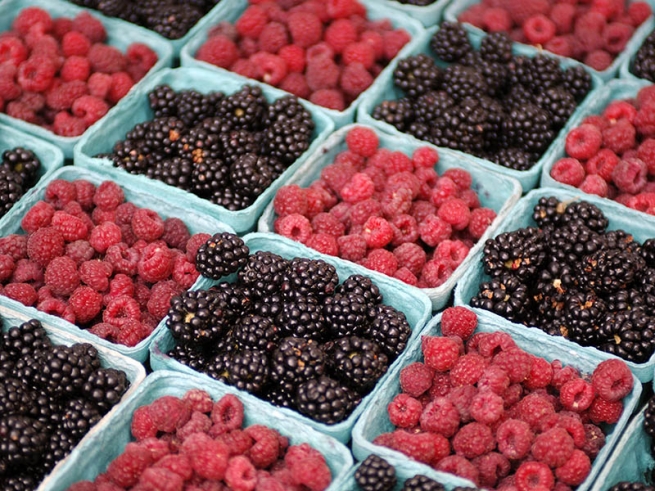 Роспотребнадзор выявил нарушения в 13% проверенных импортных плодов и ягод