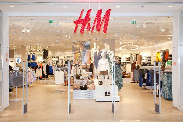 Продажи H&M снизились на 10% в четвёртом квартале
