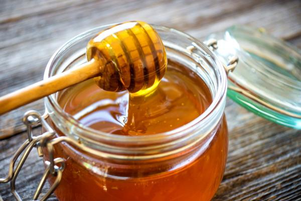 Роскачество обнаружило мёд со следами антибиотиков