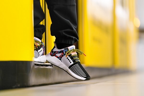 Adidas выпустил кроссовки с вшитым проездным на метро в Берлине