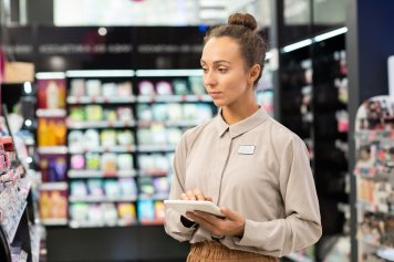 Зарплатные предложения в рознице за год выросли на 15%